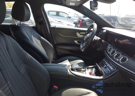 2020 Mercedes-Benz E 350 из США, поврежденный, VIN W1KZF8DB5LA821339